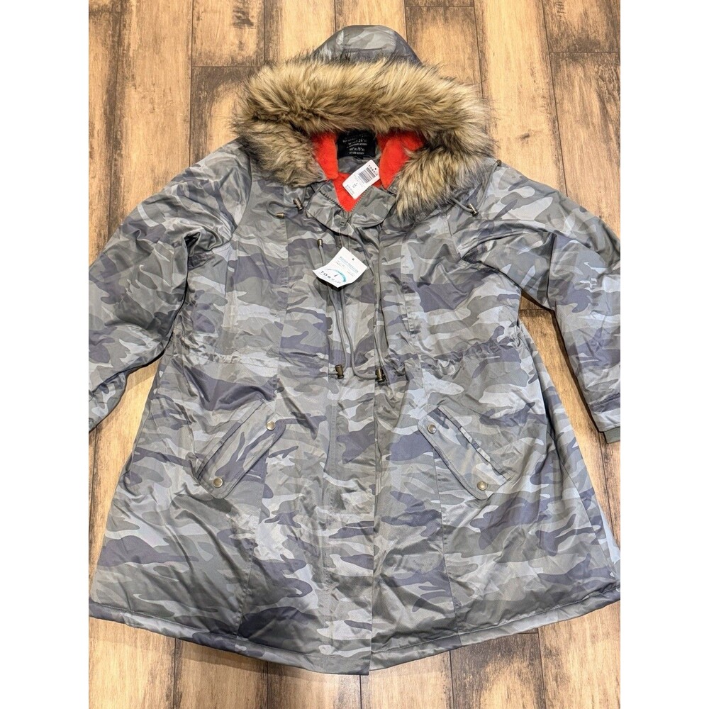 Torrid    FUR-LINED PARKA - CAMO  COAT / Jacket  NWT  4X